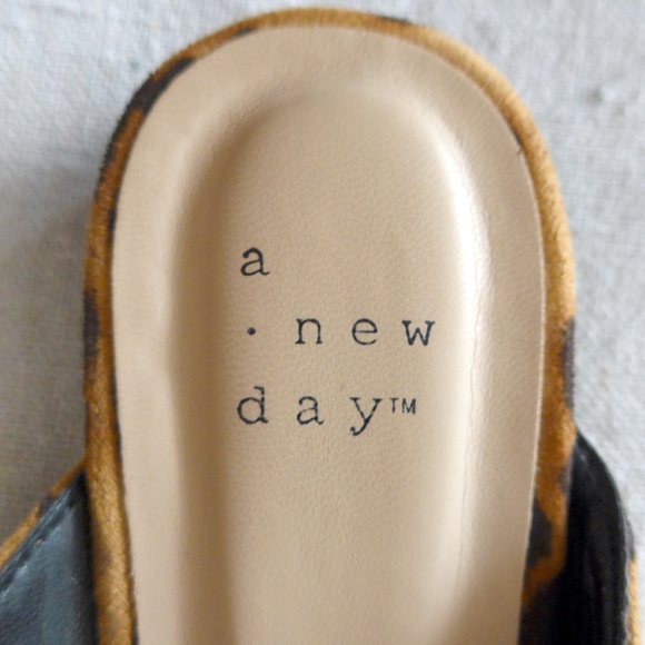 A New Day Women 6 Mabel Microsuede Square Toe Leopard Print Mules - Picture 12 of 13